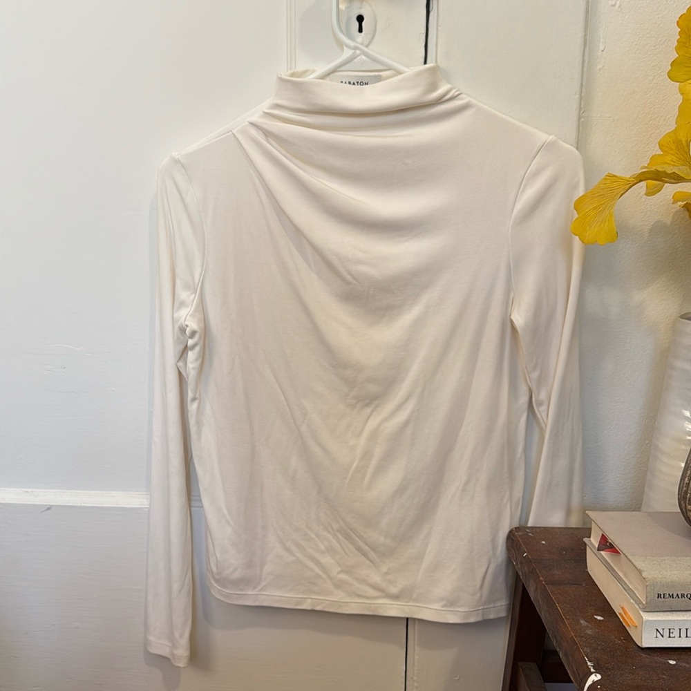 Aritzia Babaton Boardroom Long Sleeve Top